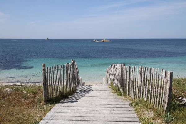 L'archipel des Glénan, eaux turquoise et sable blanc en Bretagne
