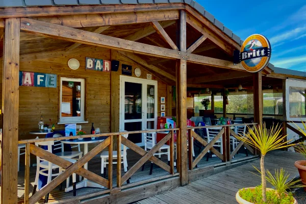 Restaurant bar convivial du Camping Penhoat Côté Plage à Fouesnant, Finistère Sud